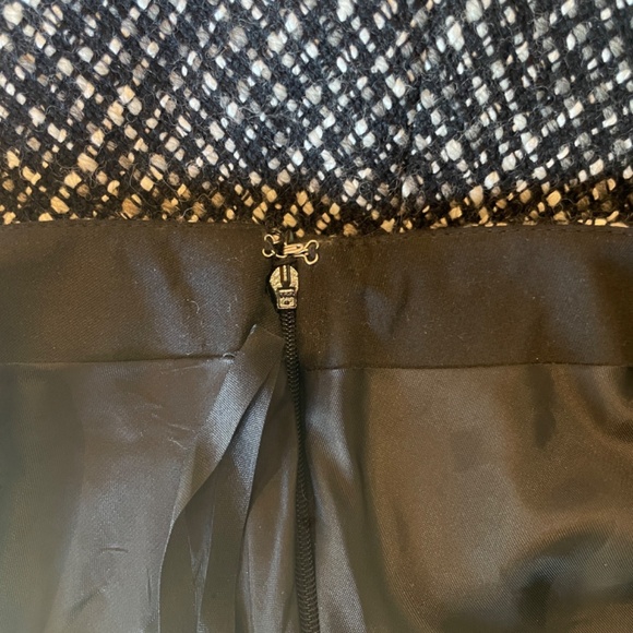 Gap Wool Blend Tweed Flared Skirt with Velvet Trim and Lined - Size 4 - Picture 10 of 10